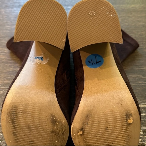 STEVE MADDEN FALONA BROWN FAUX SUEDE BLOCK HEEL ZIP SIDE HEEL GRIP BOOTIE 7.5 - Picture 4 of 9